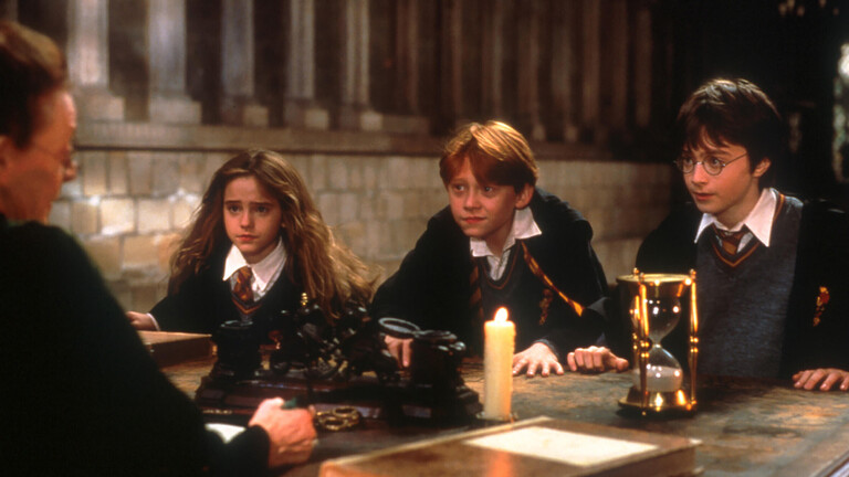 Die Schauspielenden Emma Watson, Rupert Grint und Daniel Radcliffe im ersten Harry-Potter-Film.