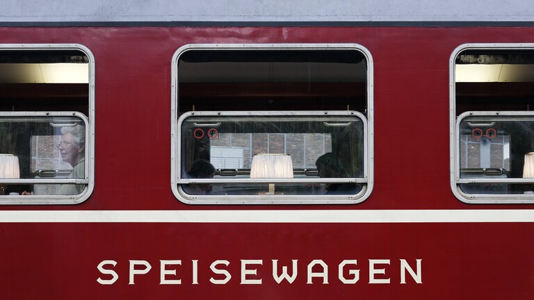Historischer Speisewagen der Deutschen Bahn, Baujahr 1965.