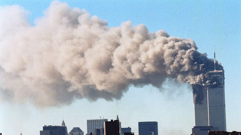 Rauch steigt aus dem World Trade Center in New York bei den Anschlägen vom 11. September 2001
