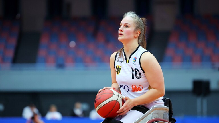 Rollstuhlbasketballerin Lisa Bergenthal
