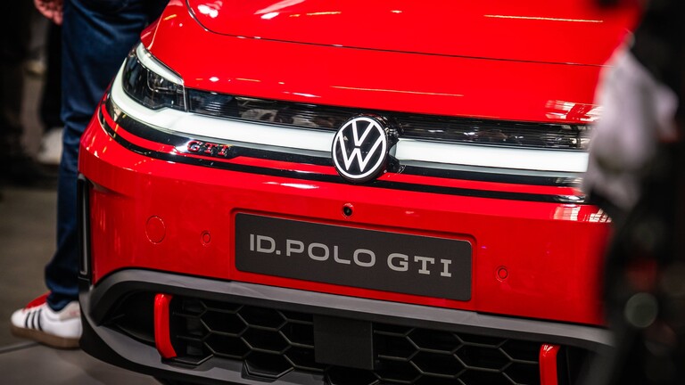 Nahaufnahme eines roten Volkswagen ID. Polo GTI bei der Weltpremiere am Nürburgring am 15.05.2026