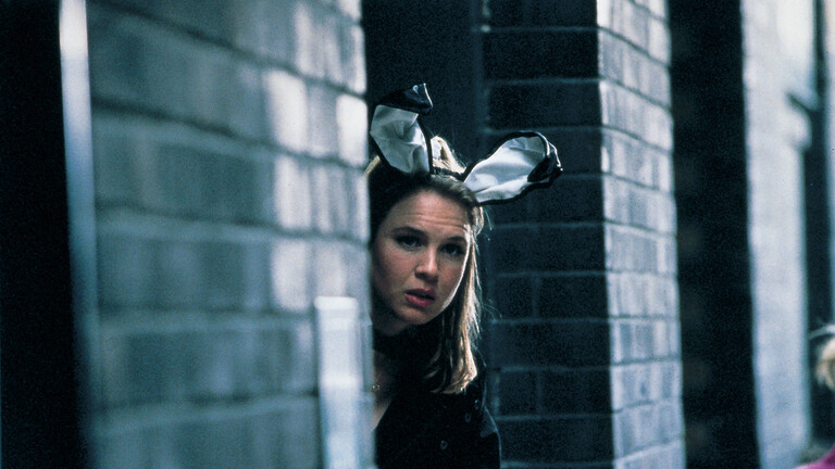 Szene aus einem Bridget-Jones-Film: Eine Frau mit Hasenohren