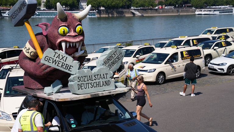 Protest von Taxifahrenden am 02.07.2025 in Köln