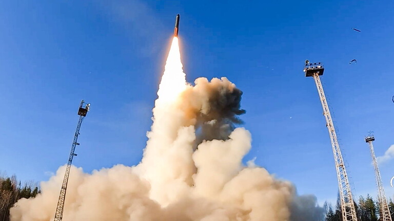 Beim Start einer interkontinentalen ballistischen Rakete Russlands, im Rahmen einer Übung der strategischen Nuklearstreitkräfte (Oktober 2025).