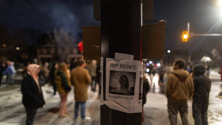08.01.2026: Demonstranten versammeln sich in Minneapolis, nachdem die 37-jährige Renee Nicole Good von einem Beamten der Einwanderungs- und Zollbehörde (ICE) ierschossen wurde.