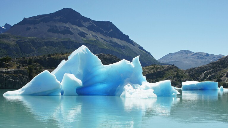 Eisberg im Nationalpark Los Glaciares bei El Calafate, Patagonien, Argentinen