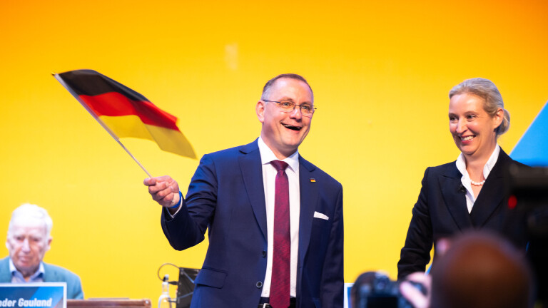 Alice Weidel, Bundesvorsitzende und Fraktionsvorsitzende der AfD und Tino Chrupalla, Vorsitzender der AfD-Bundestagsfraktion, am 04.07.2026 in Erfurt auf dem Bundesparteitag