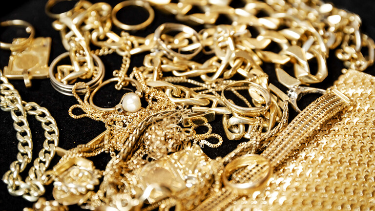 Gekaufter Goldschmuck im Gold Exchange Office
