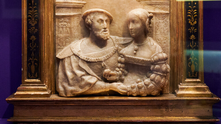 Relief von Kaiser Karl V. und Isabella von Portugal