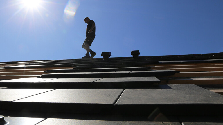 Dachdeckerarbeiten, Neueindeckung eines Ziegeldaches