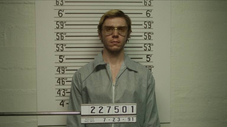 Evan Peters in der Rolle des Jeffrey Dahmer in der Netflix-Serie "Dahmer - Monster: Die Geschichte von Jeffrey Dahmer"