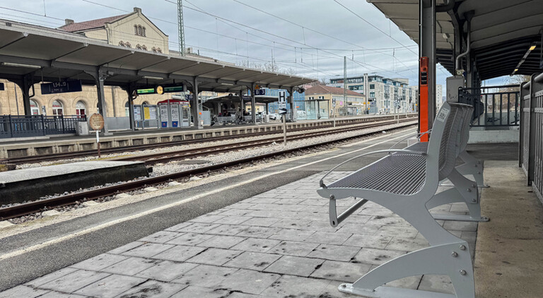 Leerer Bahnsteig in Tübingen.