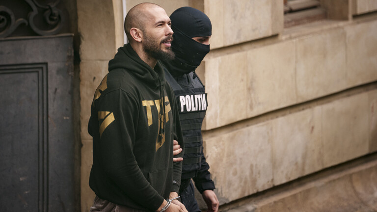 Andrew Tate in Handschellen