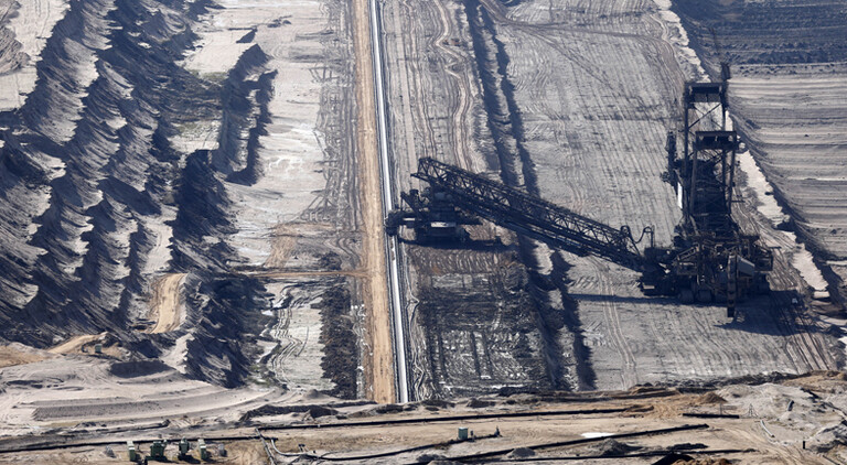 Braunkohlbagger im Tagebau Hambach