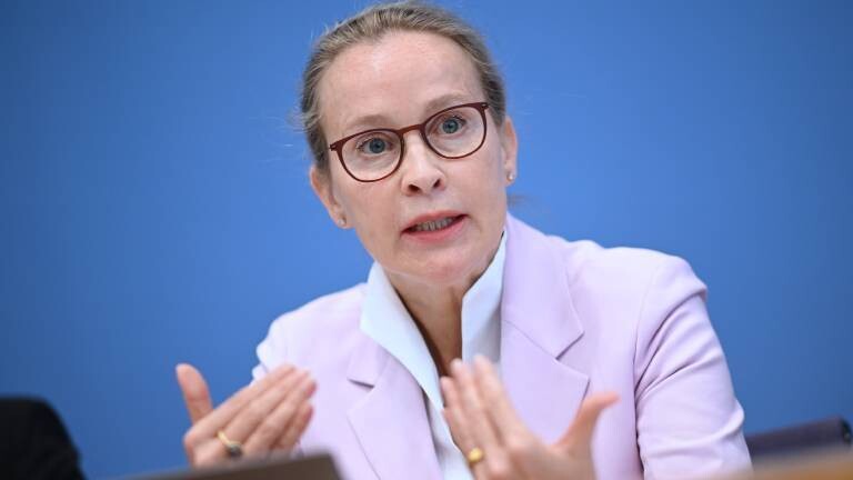 Die Juristin Frauke Brosius-Gersdorf ist mit Vorwürfen zu ihren Ansichten konfrontiert (Archivbild vom 15.04.2024. Sie stellt den Abschlussbericht der Kommission zur reproduktiven Selbstbestimmung und Fortpflanzungsmedizin vor.)