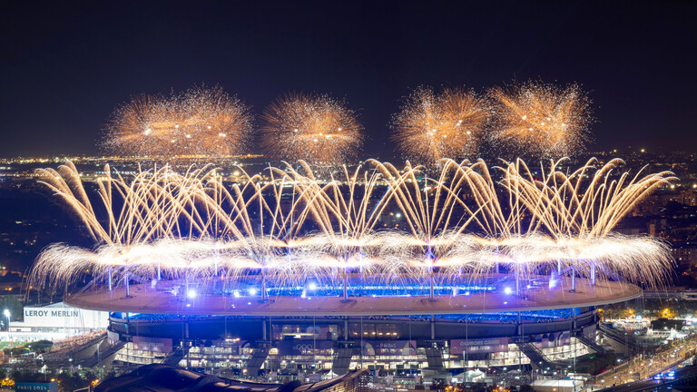Olympia, Paris 2024, Stade de France, Feuerwerk über dem Stadion