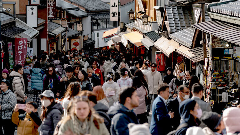 Touristen in der japanischen Stadt Kyoto