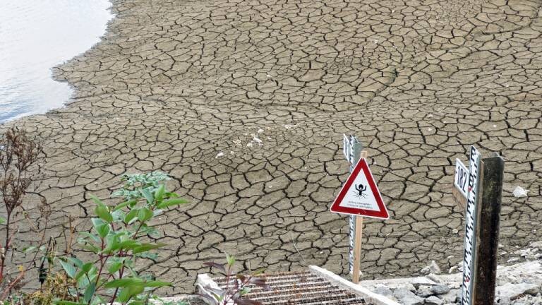 Ausgleichsweiher des Möhnestausee ist trockengefallen (September 2025)
