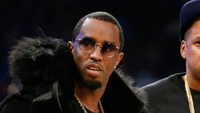 Die Popstars Sean "Puffy" Combs, auch bekannt als P. Diddy, und Jay-Z beim gemeinsamen Besuch eines NBA All-Stars-Spiels im Februar 2015