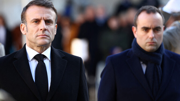 Frankreichs Staatspräsident Emmanuel Macron und der zurückgetretene Ministerpräsident Sébastien Lecornu