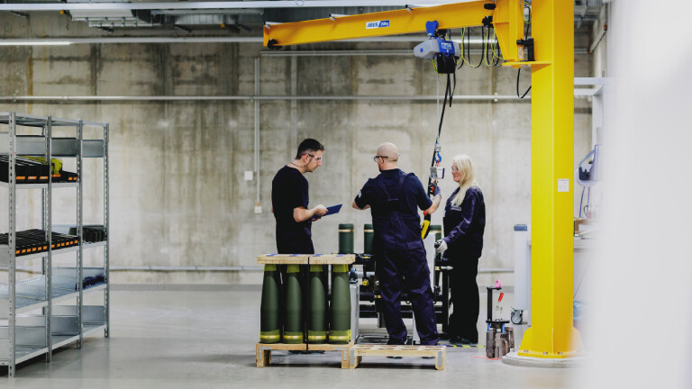 Produktion von Artilleriemunition des Kalibers 155mm bei Rheinmetall, aufgenommen im Rahmen der Eröffnung des Artilleriewerks in Unterlüß am 27.08.2025