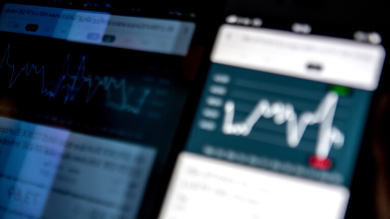 Entwicklung eines Börsenkurses auf einem Handy