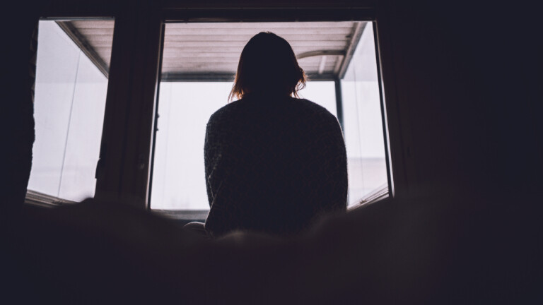 Sie betrifft in jüngster Zeit verstärkt jüngere Menschen: soziale und emotionale Einsamkeit