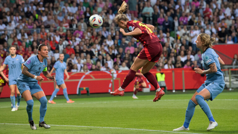 Lea Schüller (GER) erzielt per Kopfball das Tor zum 4-0, UEFA Womens Nations League, 5. Spieltag, matchday 5, Fussball Laenderspiel der Frauen, Deutschland (GER) - Niederlande (NED) 4-0 am 30.05.2025 in Bremen