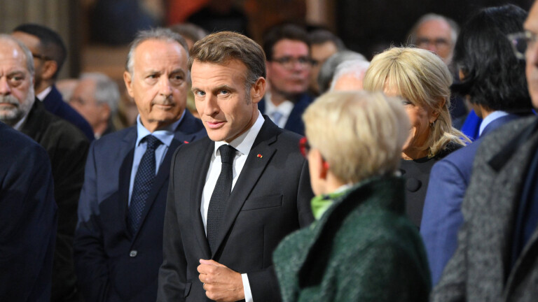 Der französische Präsident Emmanuel Macron während der Feier zur Aufnahme des Juristen und Politikers Robert Badinter in das Pantheon am 9. Oktober 2025