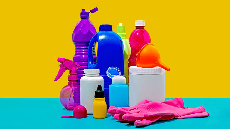 Ein Sortiment fiktiver Putzmittel