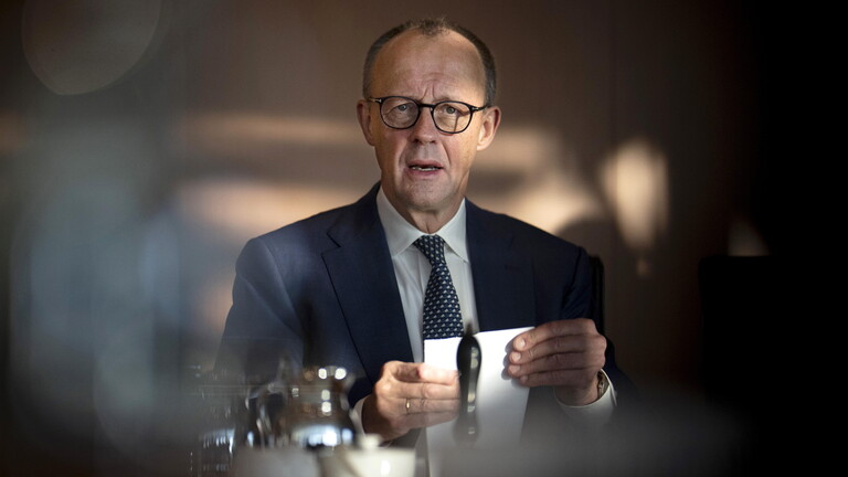 Bundeskanzler Friedrich Merz CDU am 17.12..2025 vor der Kabinettssitzung im Berliner Kanzleramt Bundeskanzleramt in Berlin Deutschland