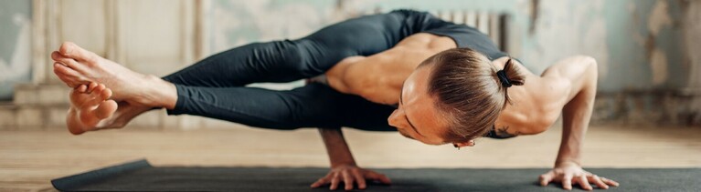 Yogi macht Yoga-Übung