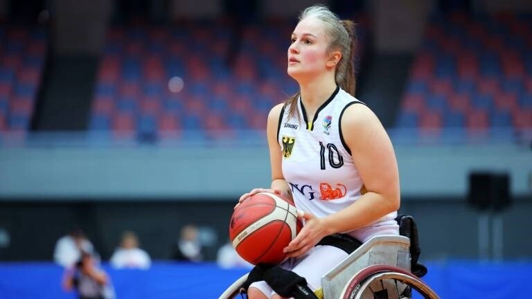 Rollstuhlbasketballerin Lisa Bergenthal