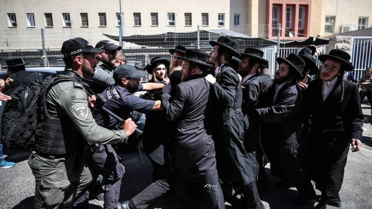 Ultraorthodoxe geraten mit israelischen Sicherheitskräften aneinander