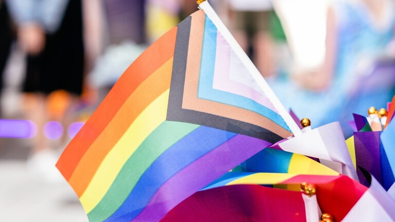 Regenbogenflagge zum Pride Month 2025.