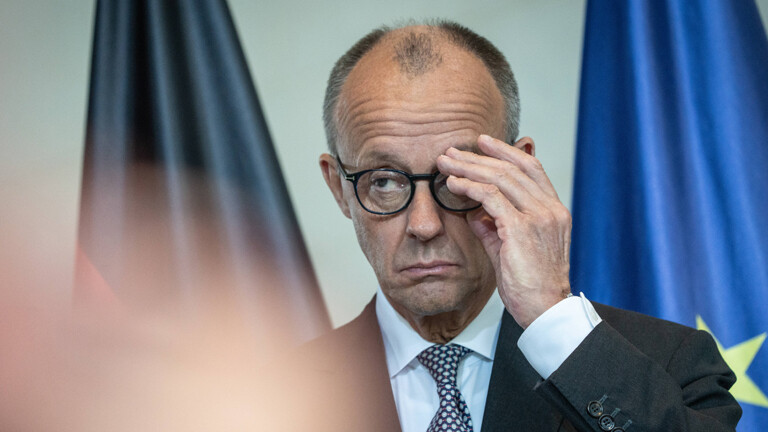 Friedrich Merz - allein im Kanzleramt