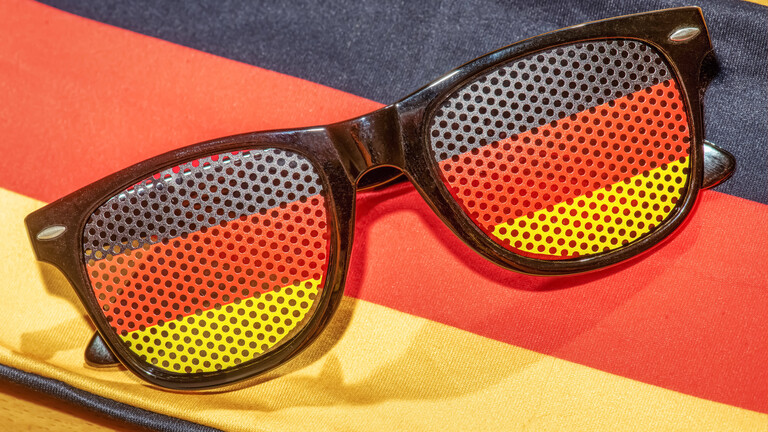 Fanartikel zur Fußball-Weltmeisterschaft in Schwarz-Rot-Gold