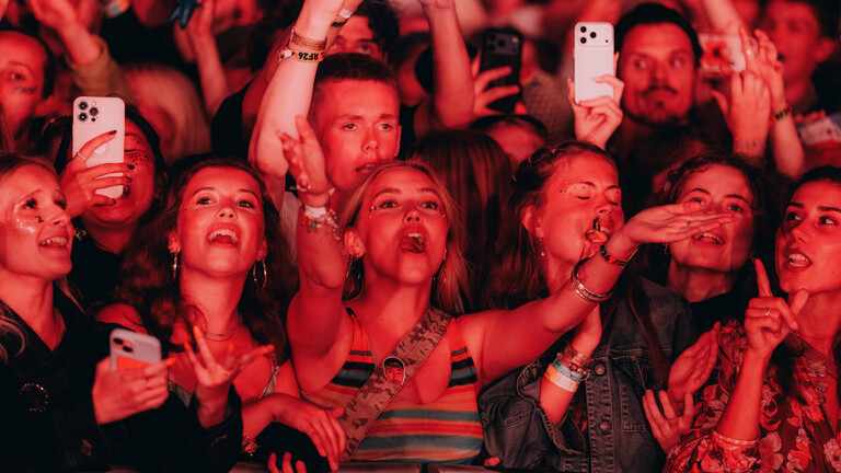 Besucher auf dem Roskilde-Festival in Dänemark