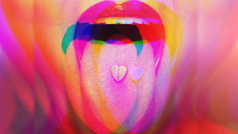 Eine Zunge, ein Mund und eine psychoaktive Substanz