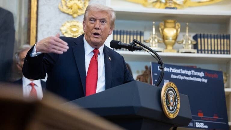 US-Präsident Donald Trump hält eine Rede im Oval Office des Weißen Hauses