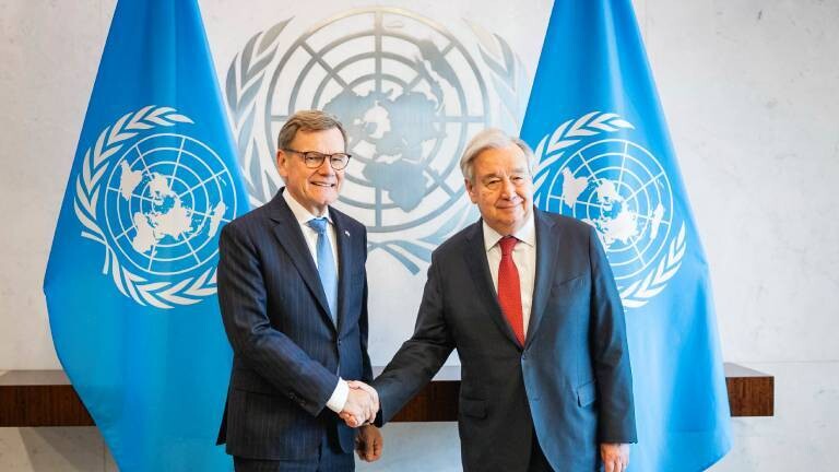 Johann Wadephul (CDU), Bundesaußenminister, und Antonio Guterres, Generalsekretär der Vereinten Nationen, aufgenommen im Rahmen eines Treffens in New York City.