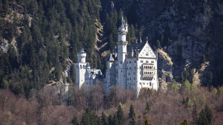 Ein Bild von Schloss Neuschwanstein, Schwangau, Ostallgäu, Allgäu, in Bayern, Deutschland
